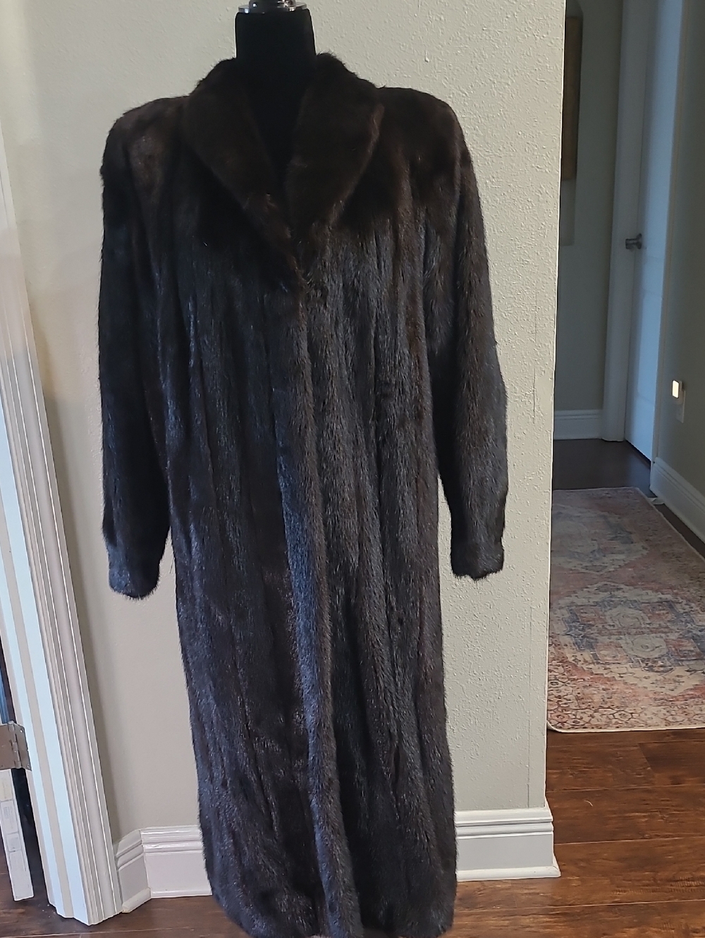 Lorraine Mitsakopiulis Classic Long Brown Mink Fur Coat for Women Size 16